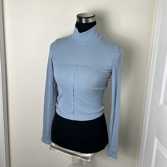 Aritzia Wilfred Moon Cropped Turtle Neck Sweater Top Size XS - Picture 1 of 9